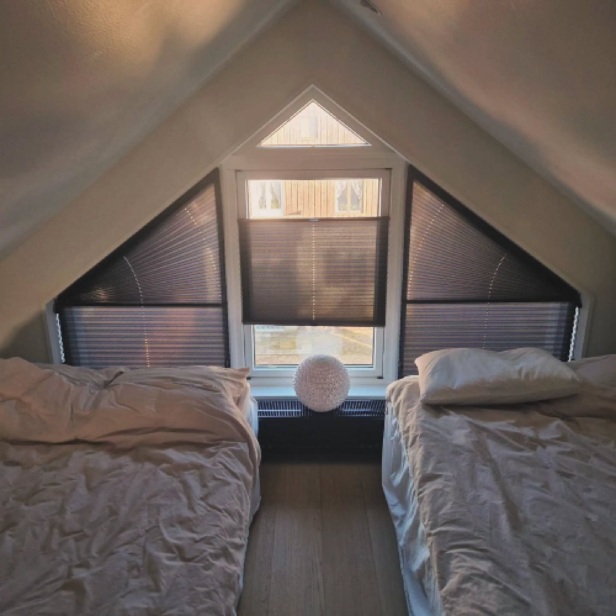 persienn i ett hus i varberg